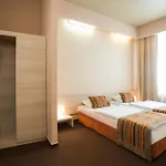 Star By Mellow Mood Hotel